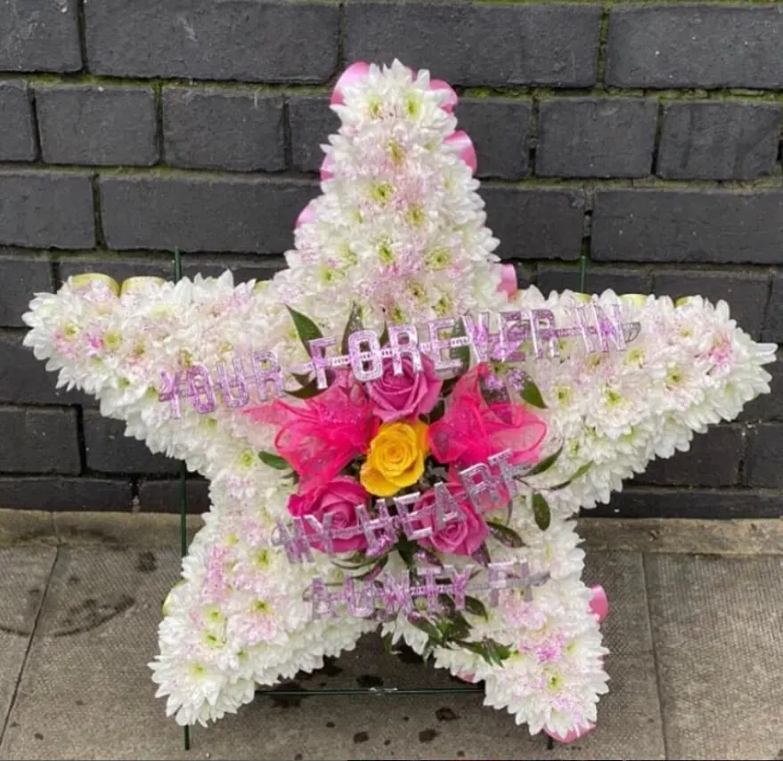 Flower arrangement 10 by The Flower Works